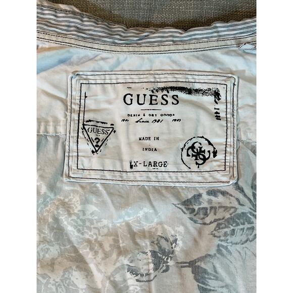 Guess Blue/White Washed, Floral Design Flip Cuff Pearl Button w/Pocket Size XL - Picture 5 of 16